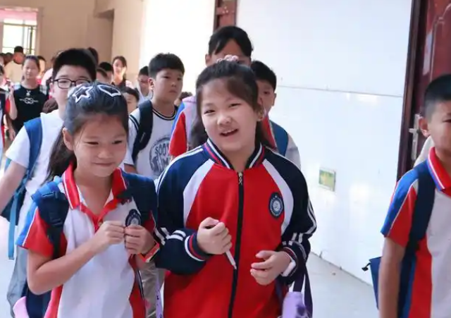 下降心思落差家长多鼓舞交流不指责施压协助学生树立学习决心